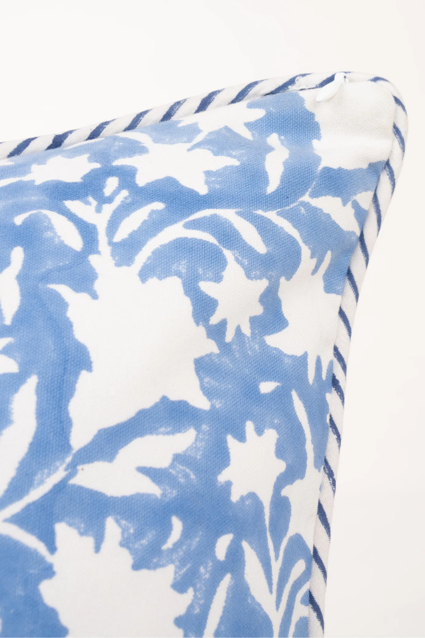 Les Fleurs Blockprint Reversible Pillow in Periwinkle Blue - Image 2