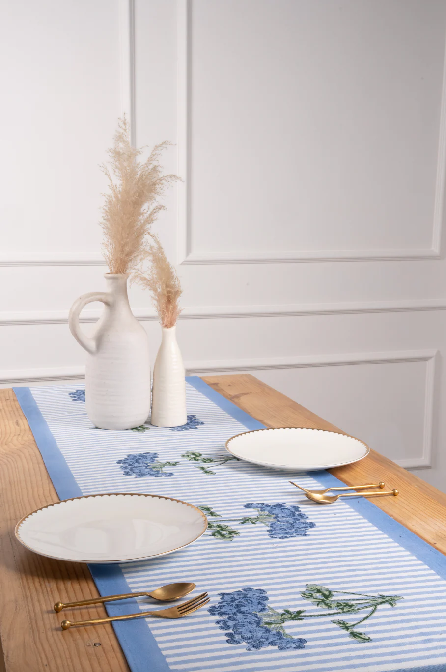 Blue Hydrangea Tablerunner - Image 3