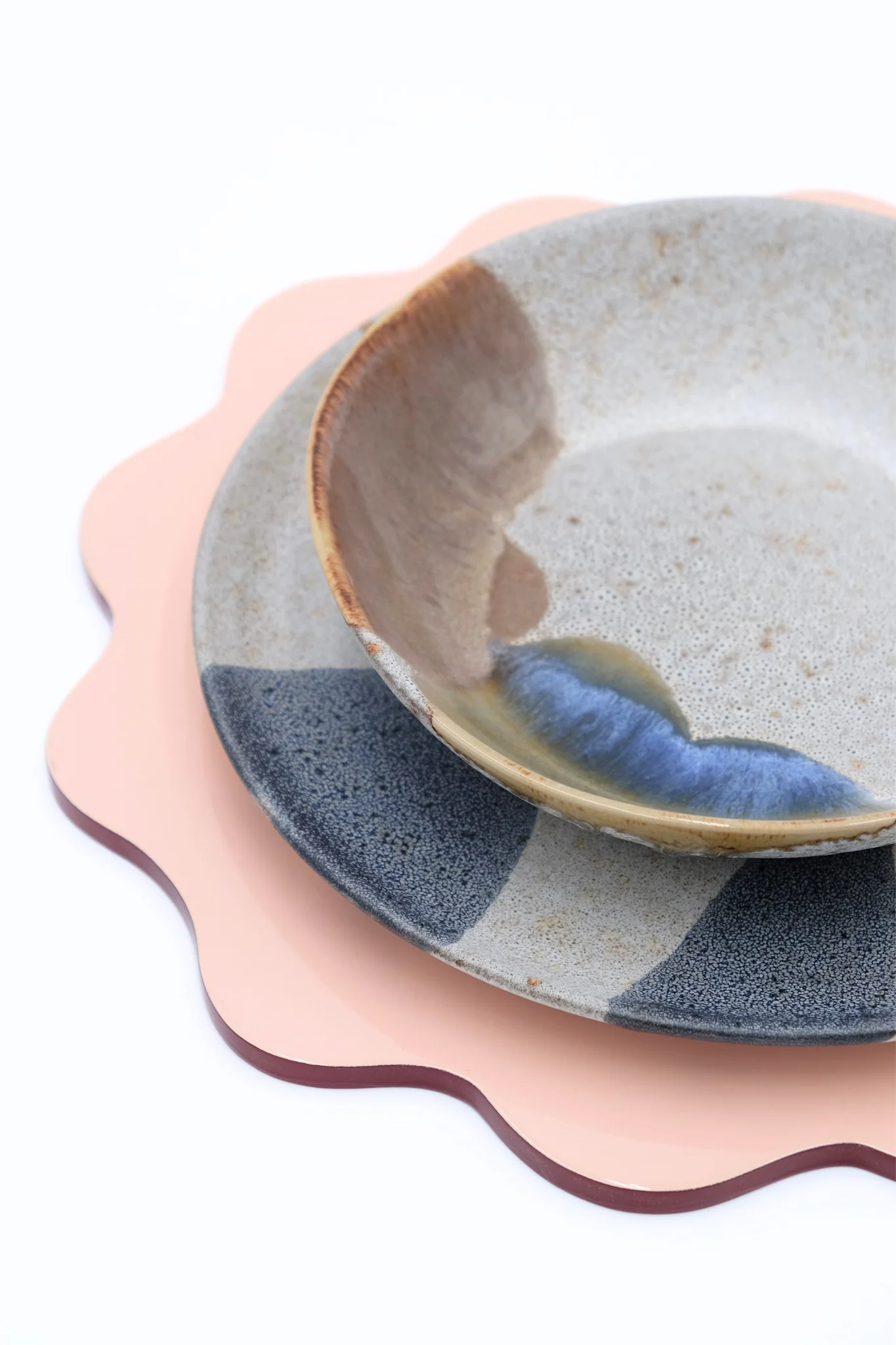 Blush Pink Scalloped Lacquerware Placemat Set - Image 3