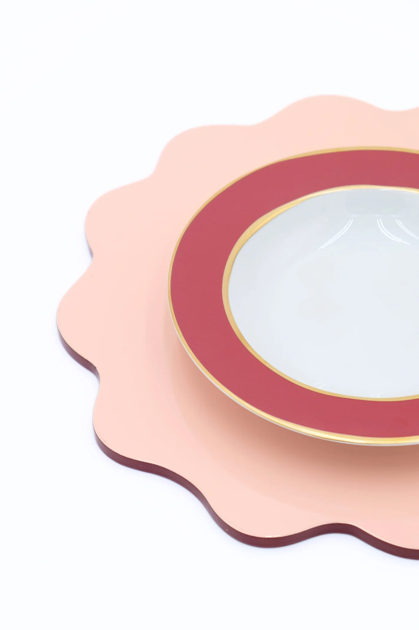 Blush Pink Scalloped Lacquerware Placemat Set - Image 4