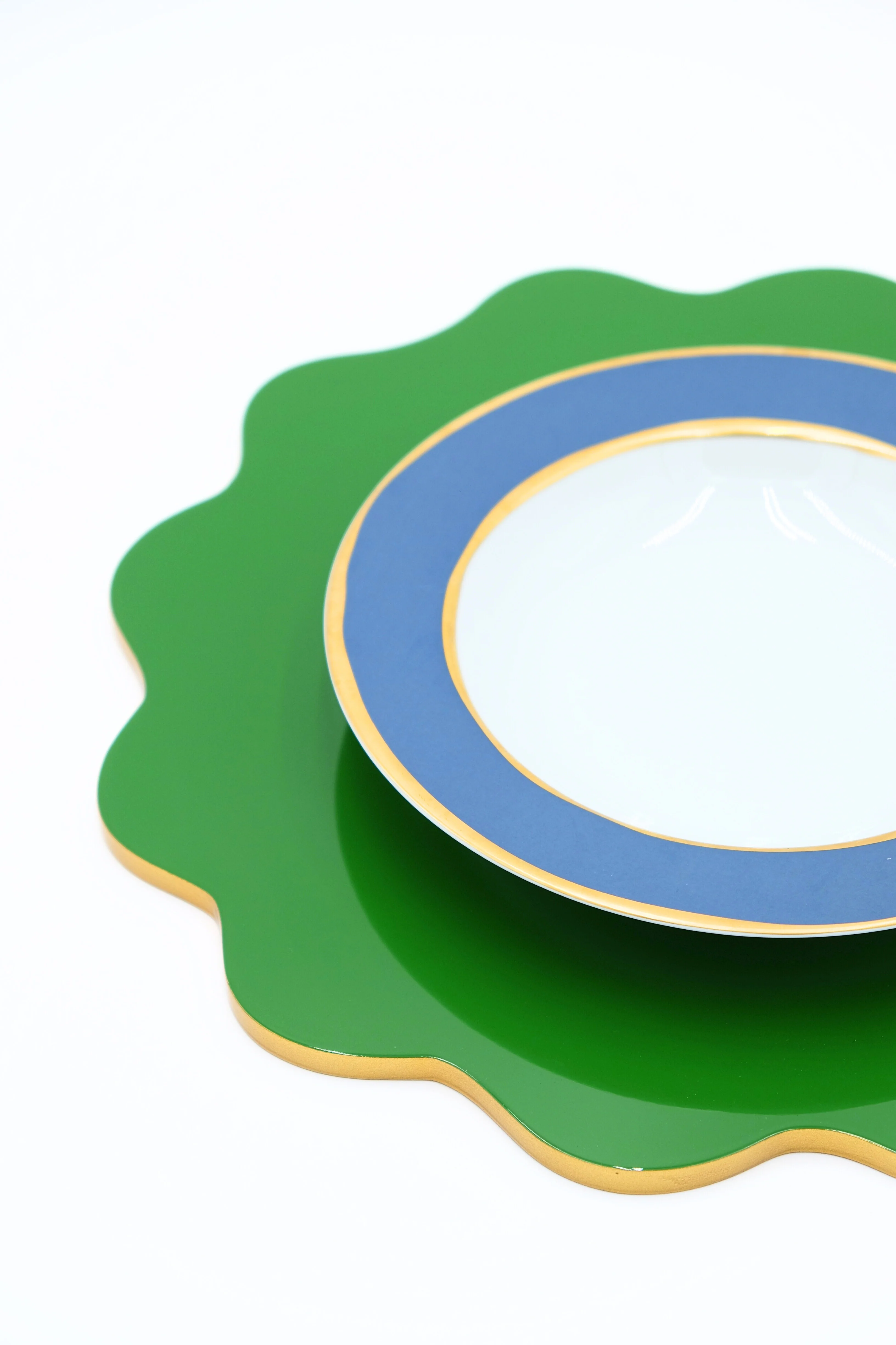 Garden Green Scalloped Lacquerware Placemat Set - Image 3