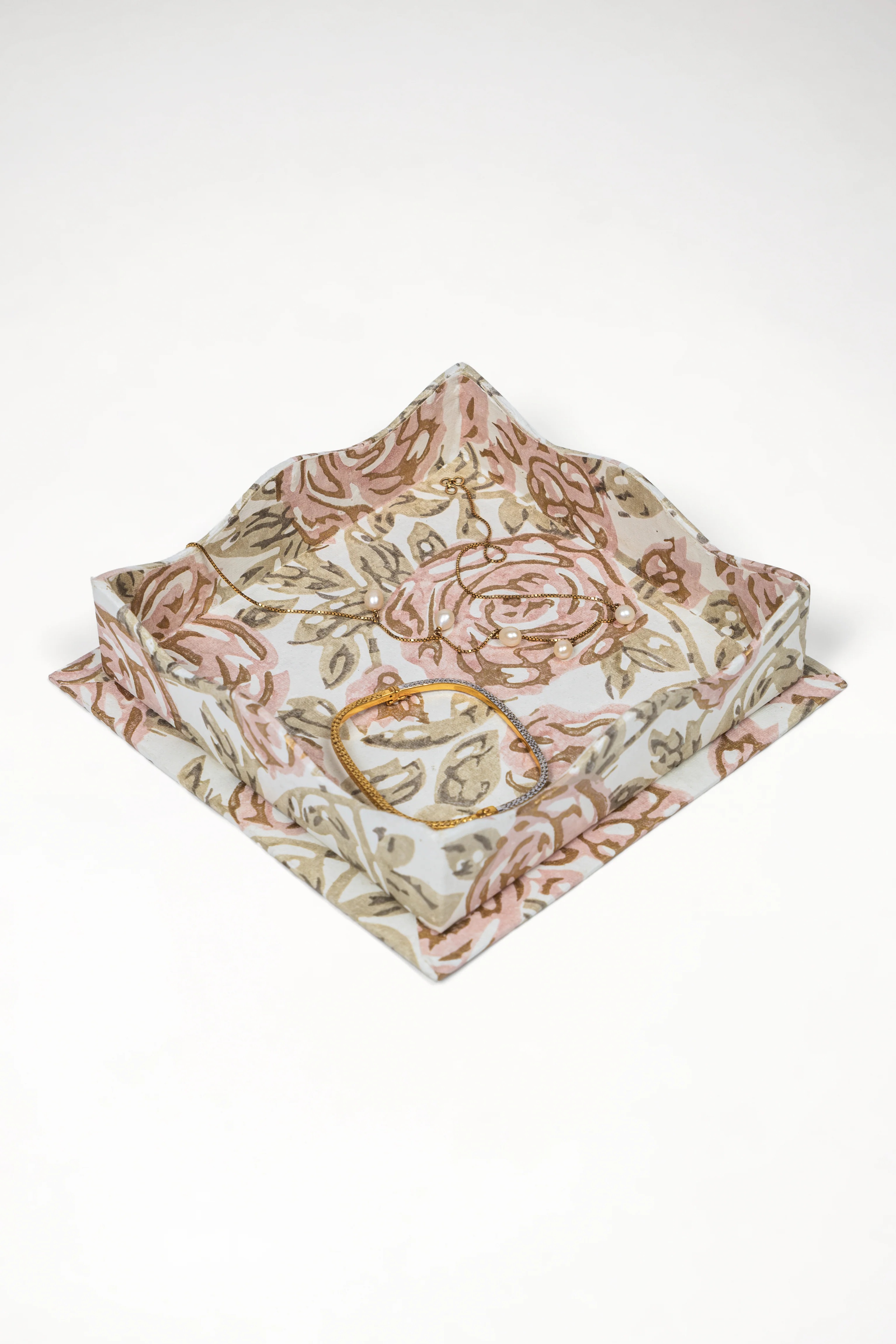 Nesting Scalloped Blockprint Trays in Rose Garden - Image 4