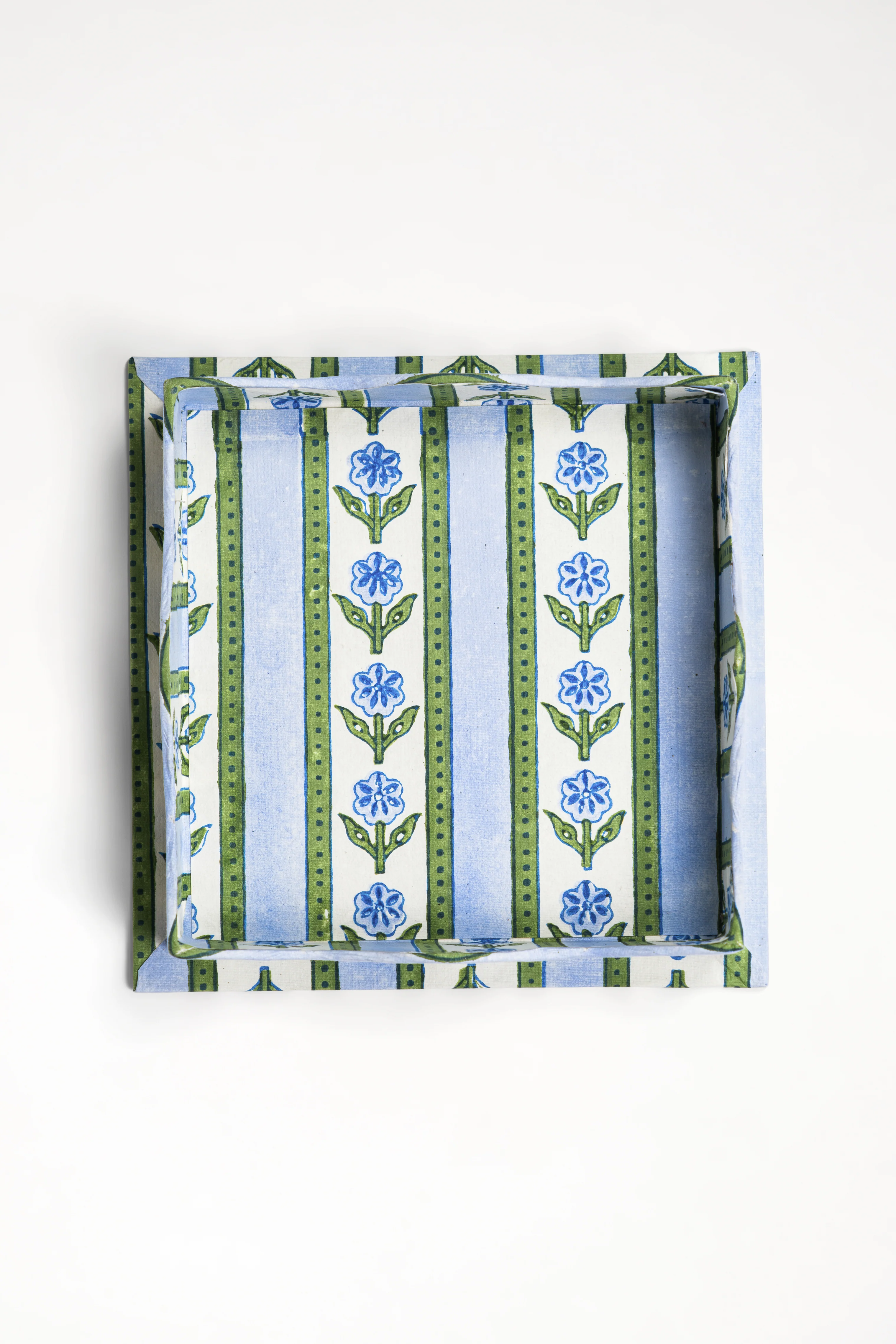 Nesting Scalloped Cottage Garden Blockprint Trays - Image 2