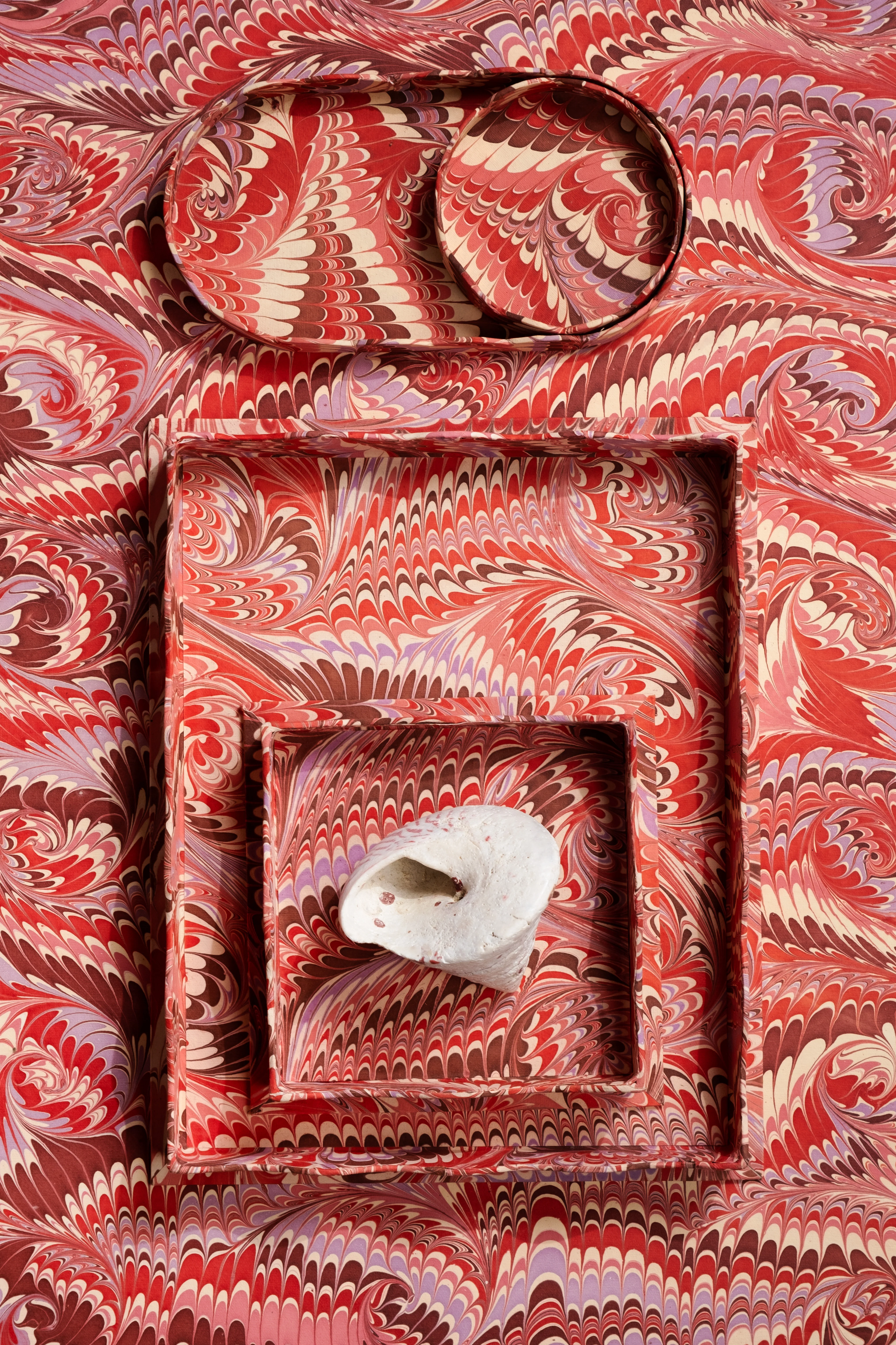 Nesting Scalloped Hand-Marbled Trays in Florentine Pink - Image 4
