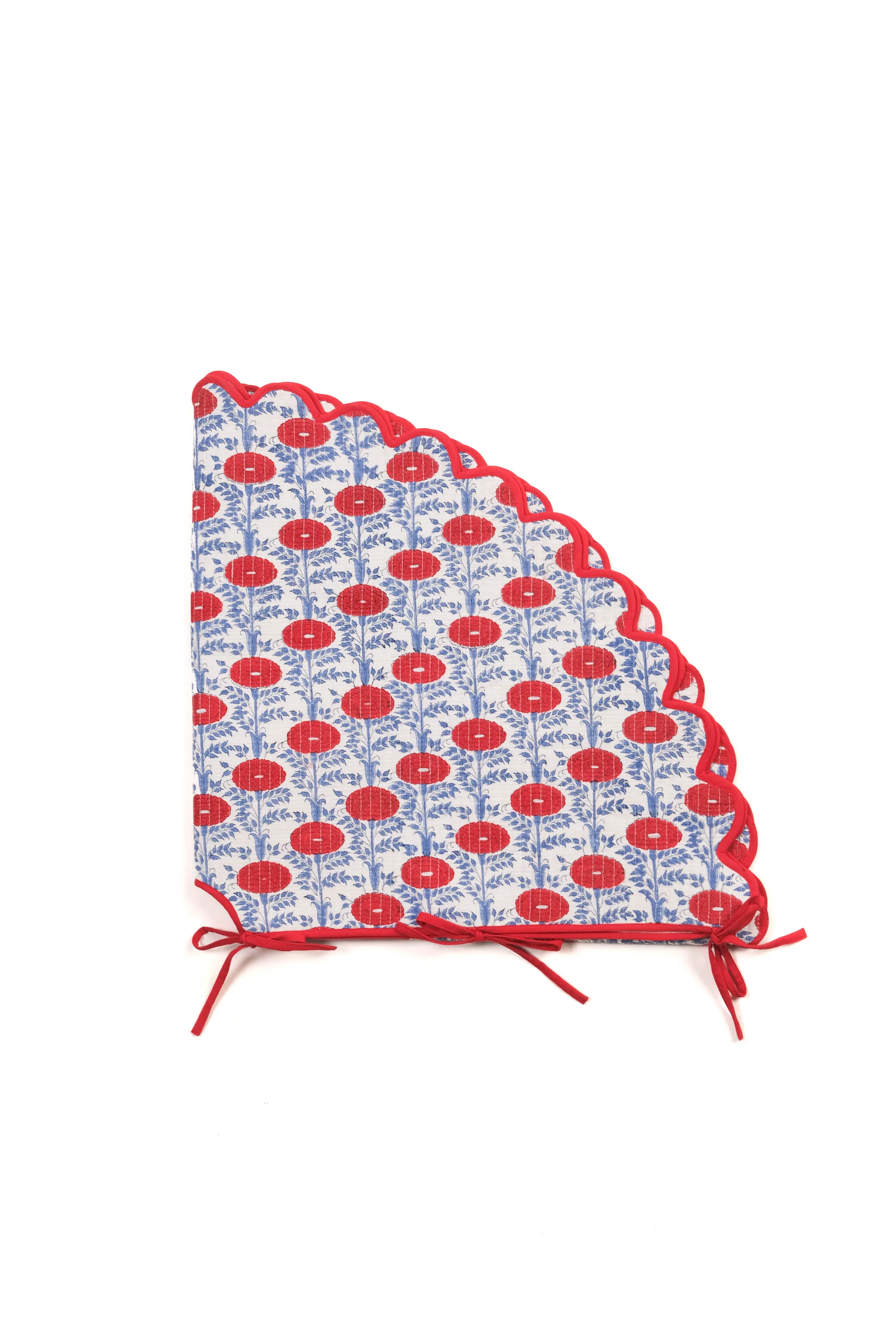 Scalloped Blockprint Quilted Tree Skirt in Araminta Red - Image 3