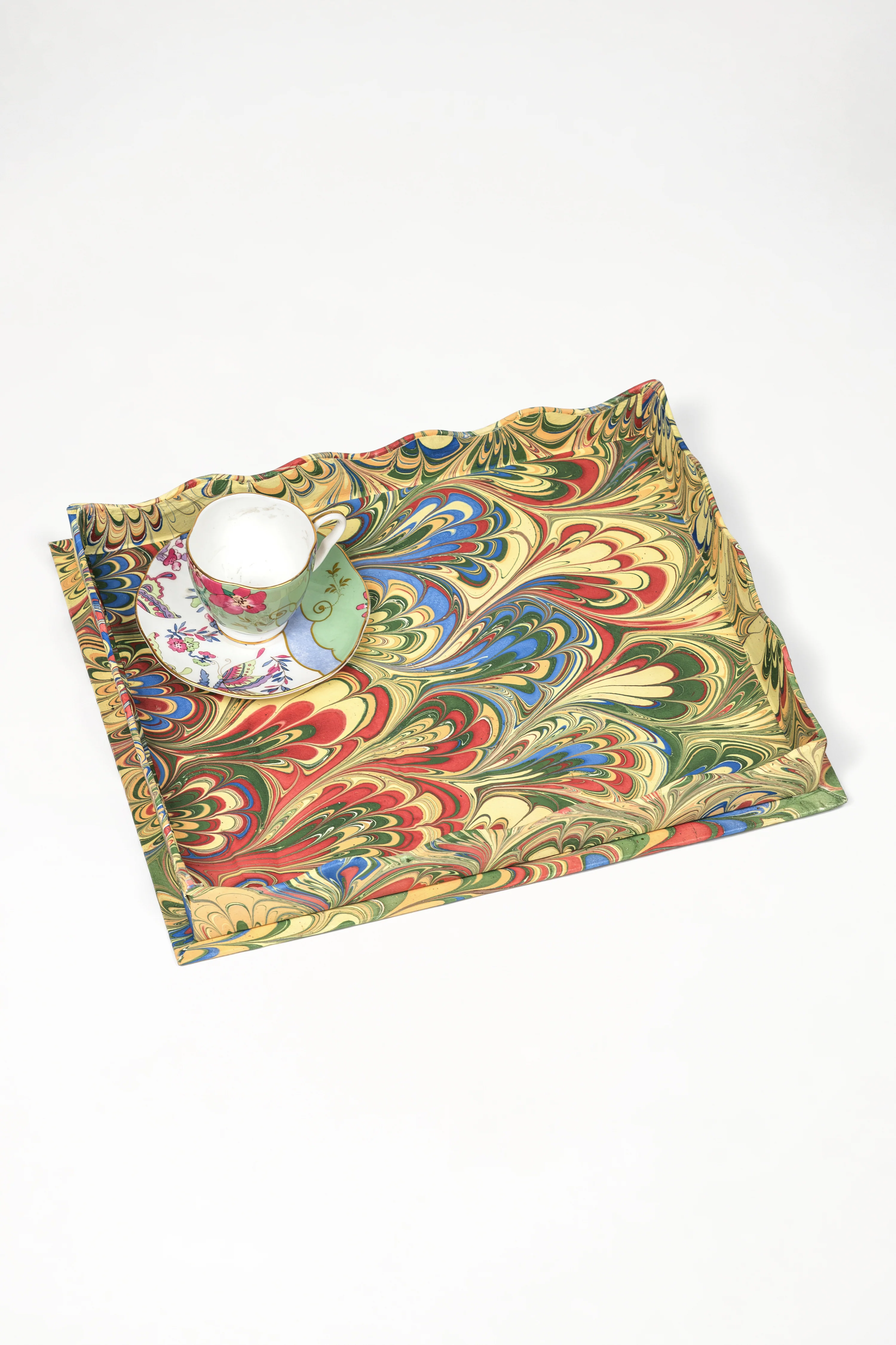 Nesting Scalloped Hand-Marbled Trays in Multicolor - Image 3